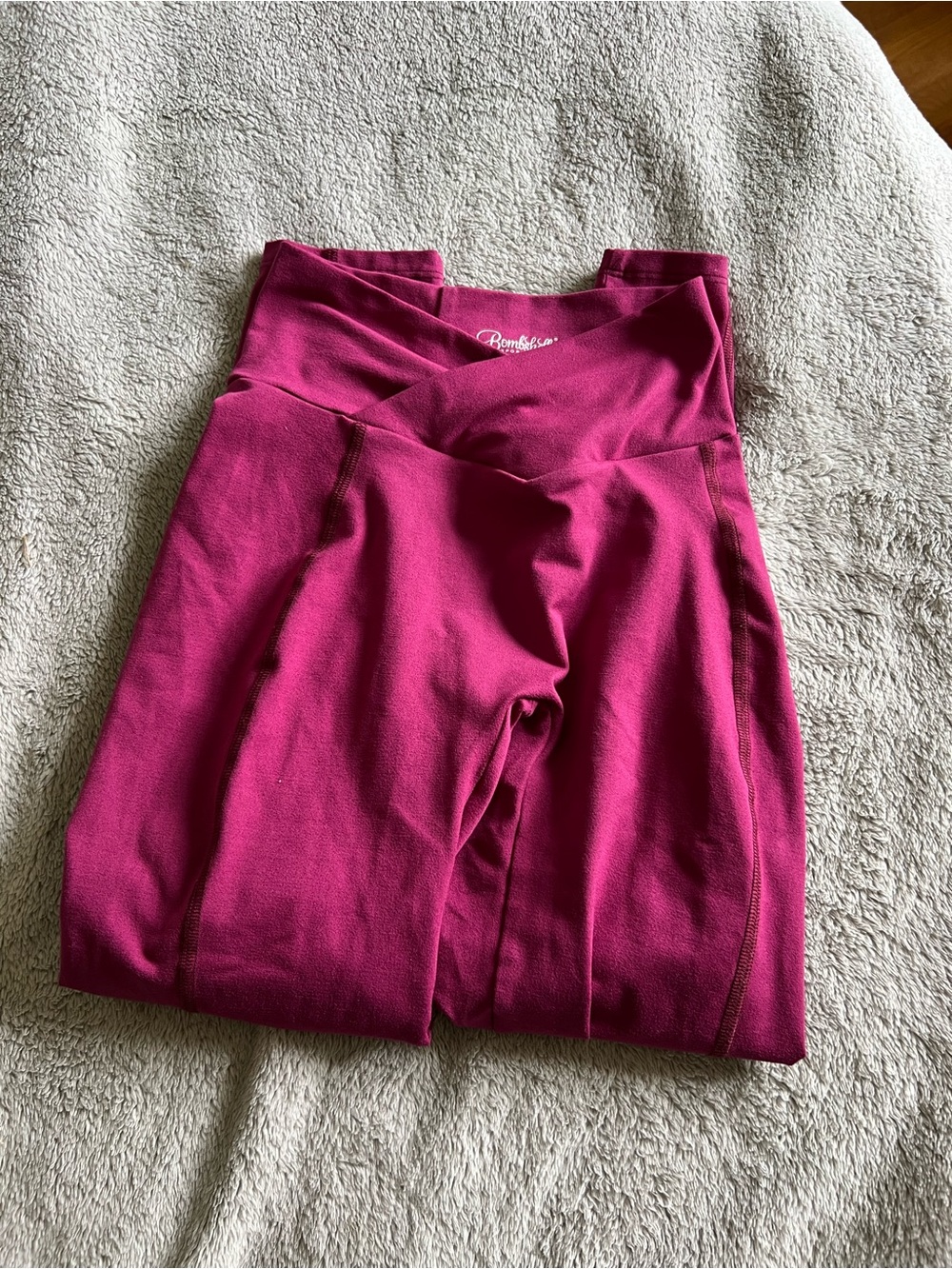 Bombshell Sportswear Maroon Pink Scrunch Cross Waist Leggings Small